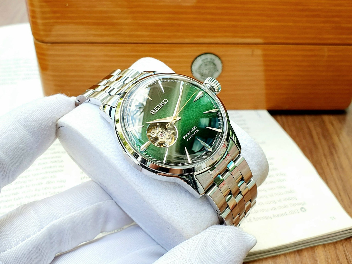 ساعة أوتوماتيكية فاخرة بتصميم القلب المفتوح